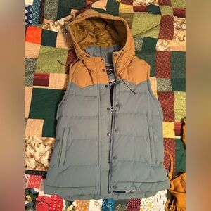Patagonia Bivy puffer vest, blue and tan, size small